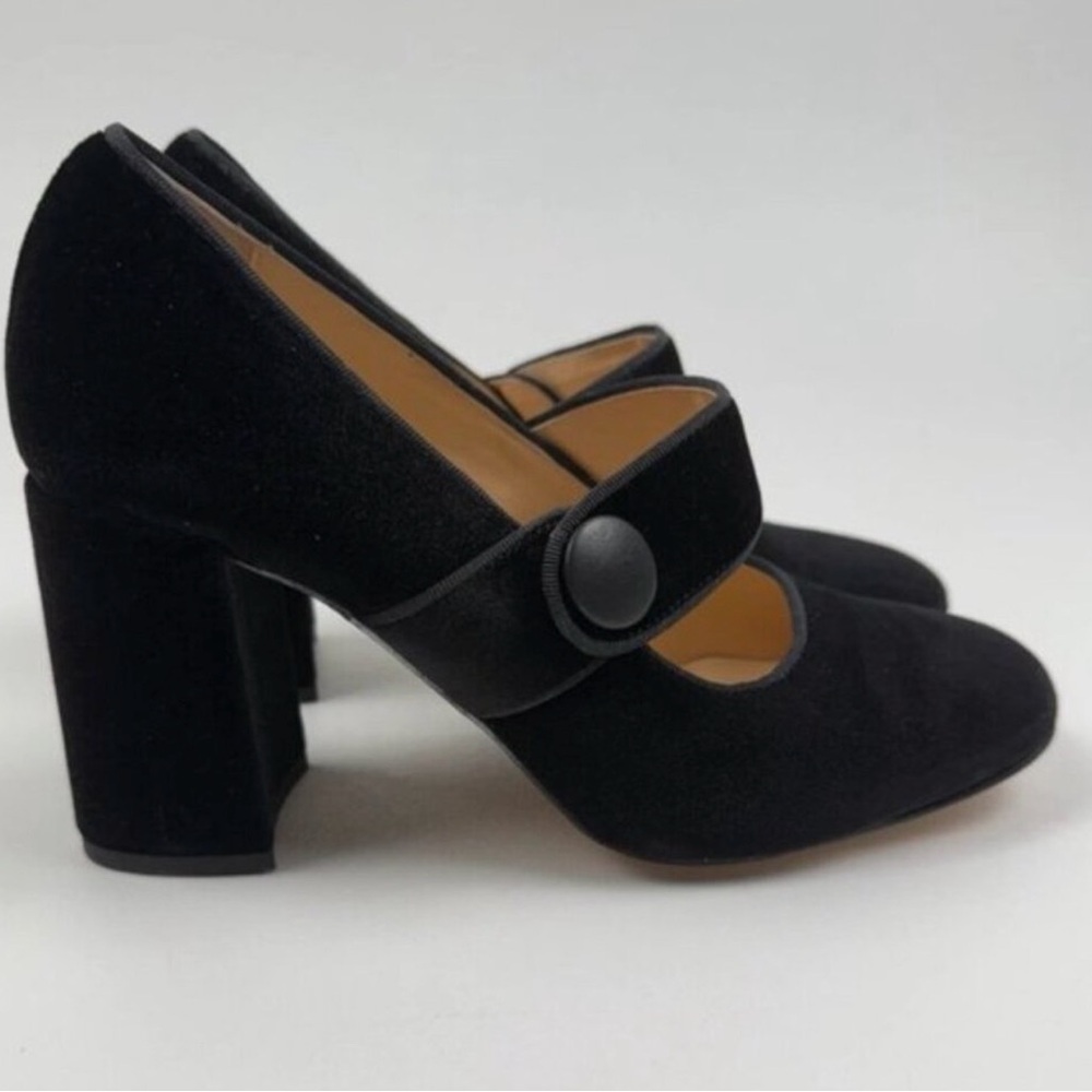 NWT Velvet Ellie Mary Jane Block
Heels Black Size 6 NEW
